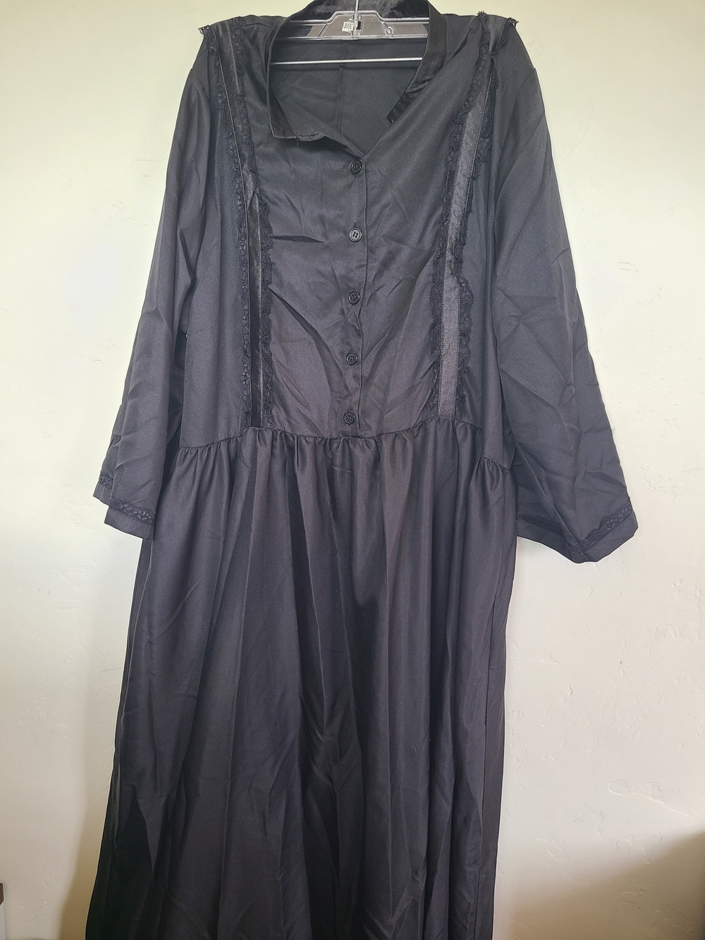 Black Women's Renissance Fair Dress Button-Front Maxi Dress